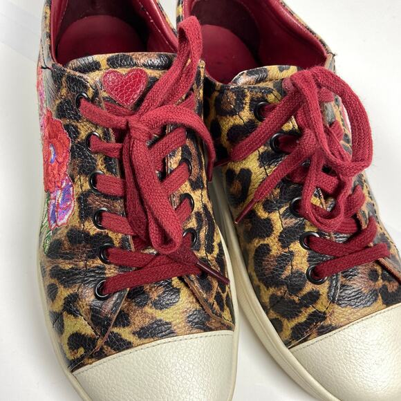 Brighton SPOTS Sneakers Red Animal Print Floral Embroidered Shoes Size 7.5M - Picture 8 of 10